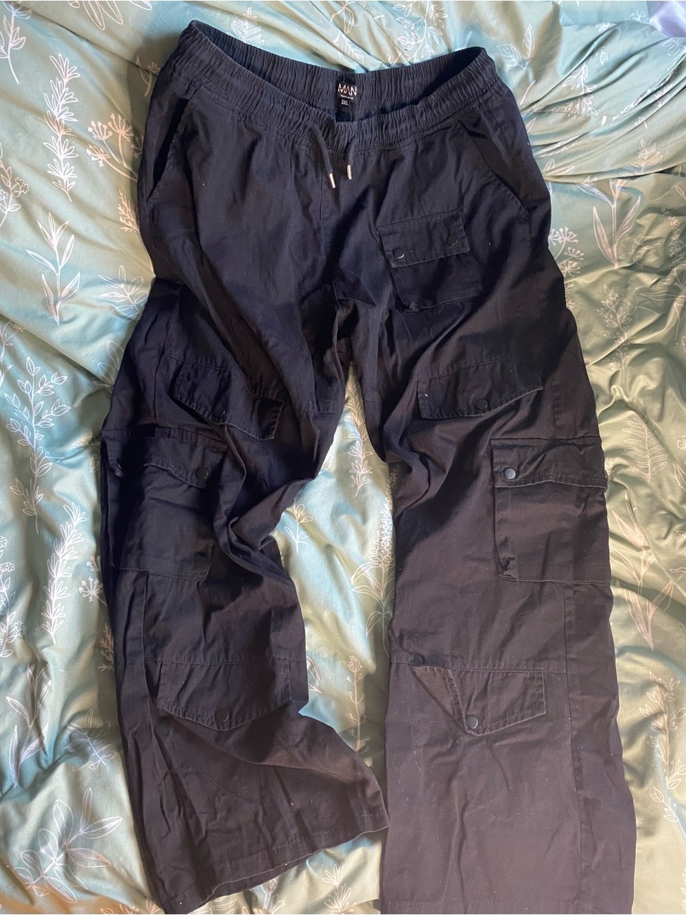 Boohoo Mens Black Cargo Trousers with Utility Pockets